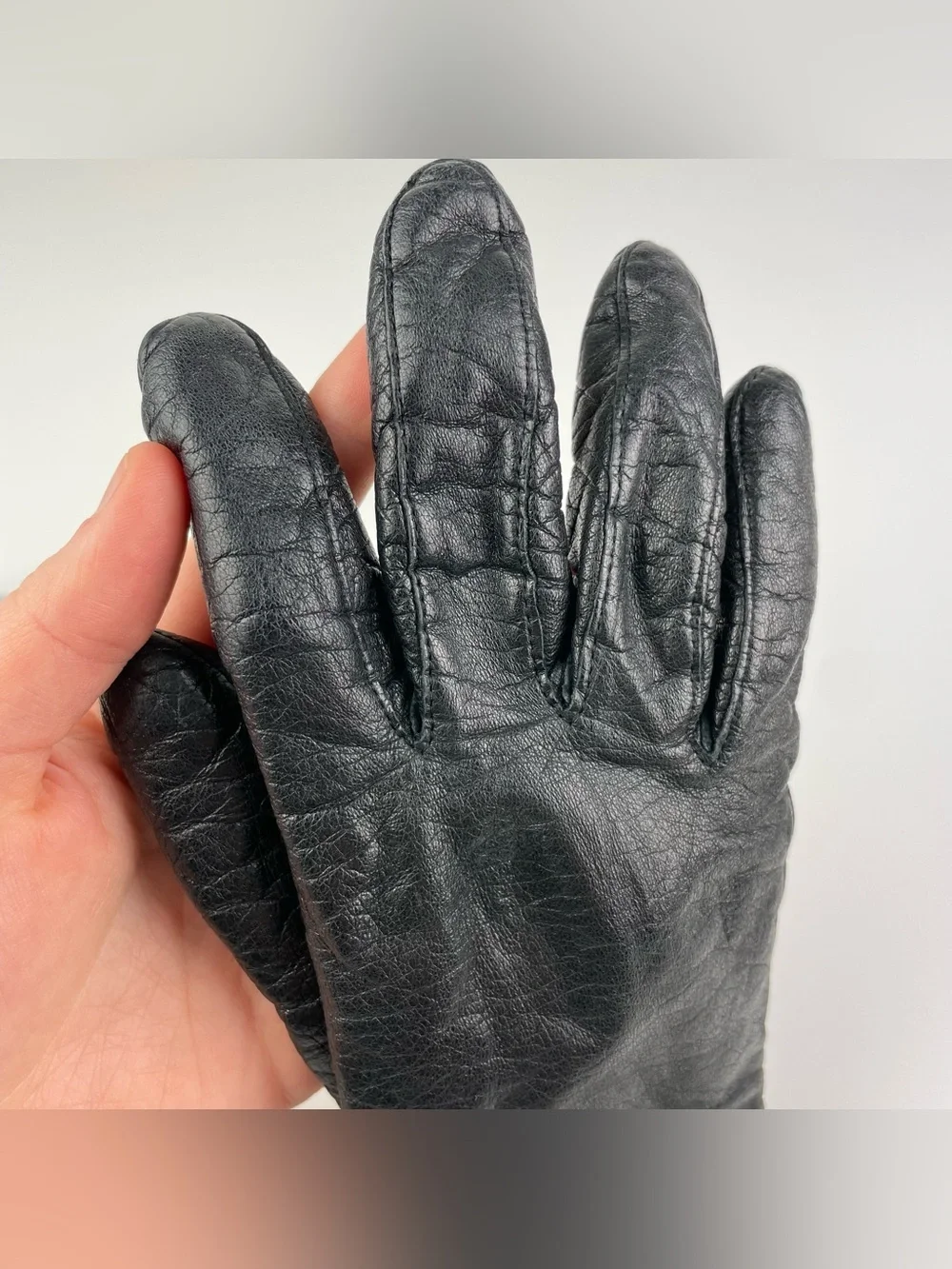 VTG Black Leather Women's Small Lined Driving Gloves Minimalist Classic Pull-On